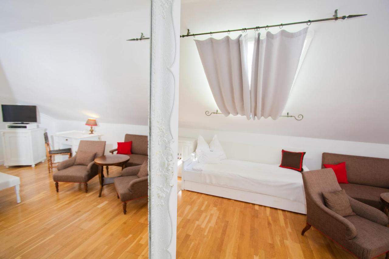 Boutique Hotel Szarcsa Szekesfehervar Luaran gambar