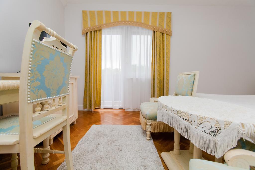 Boutique Hotel Szarcsa Szekesfehervar Luaran gambar