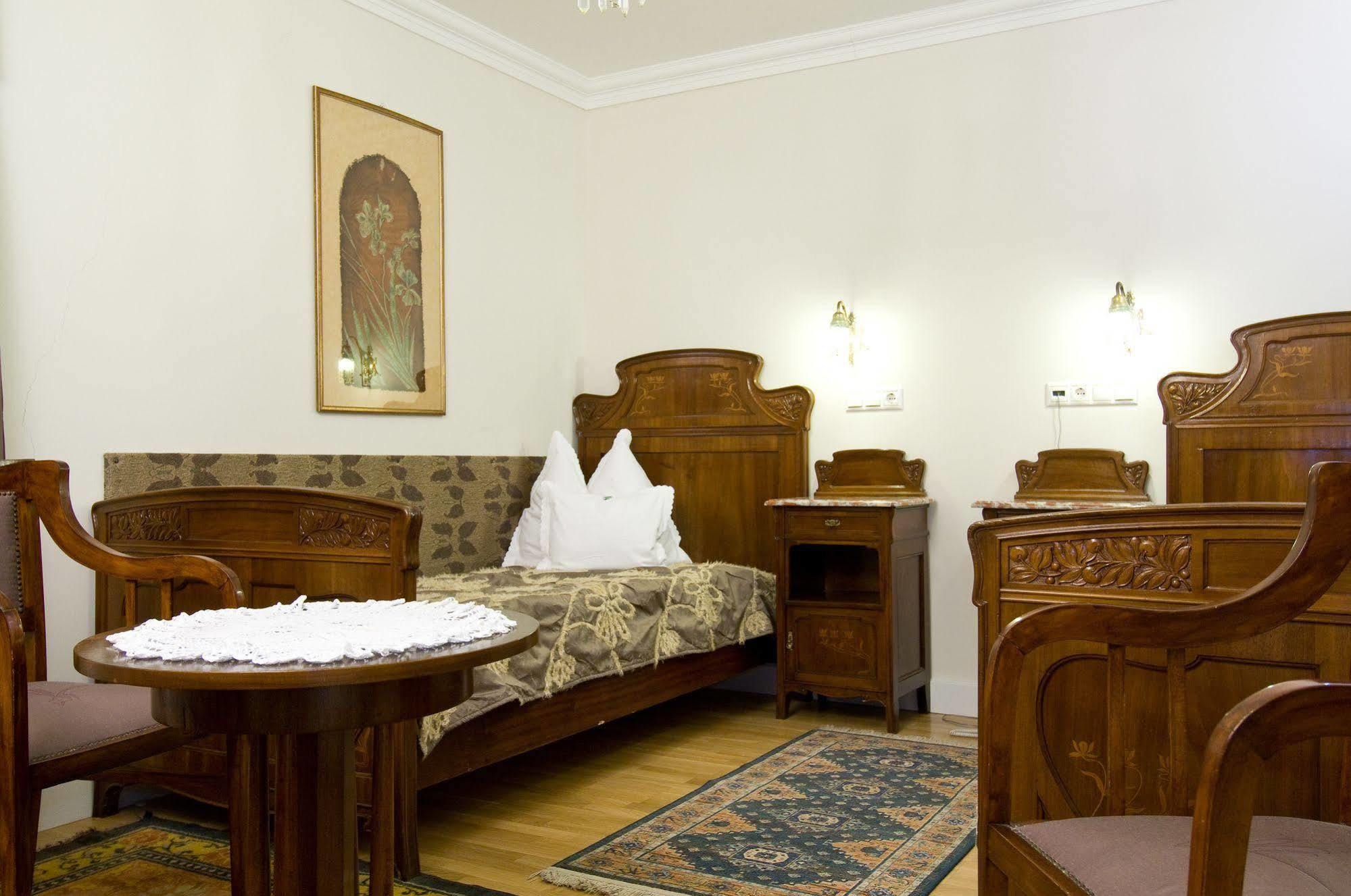 Boutique Hotel Szarcsa Szekesfehervar Luaran gambar