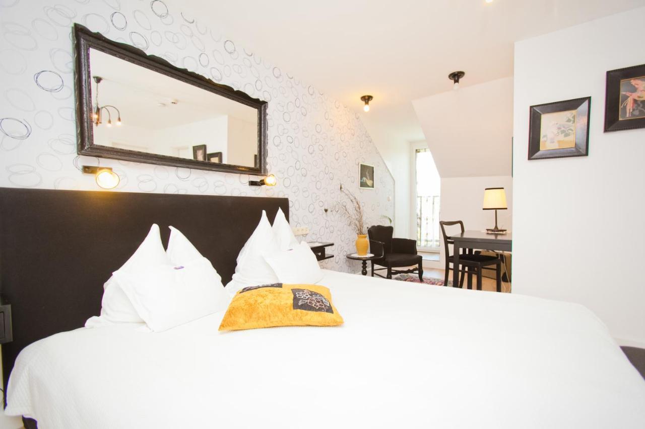 Boutique Hotel Szarcsa Szekesfehervar Luaran gambar